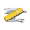 Victorinox Classic SD Zakmes Geel -Veel Plezier Buitenshuis 108426 400 01 2