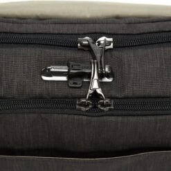 PacSafe Metrosafe X Messenger Anti Diefstal Schoudertascarbon 10 PacSafe Metrosafe X Messenger Anti Diefstal Schoudertascarbon -Veel Plezier Buitenshuis 113859 000 04