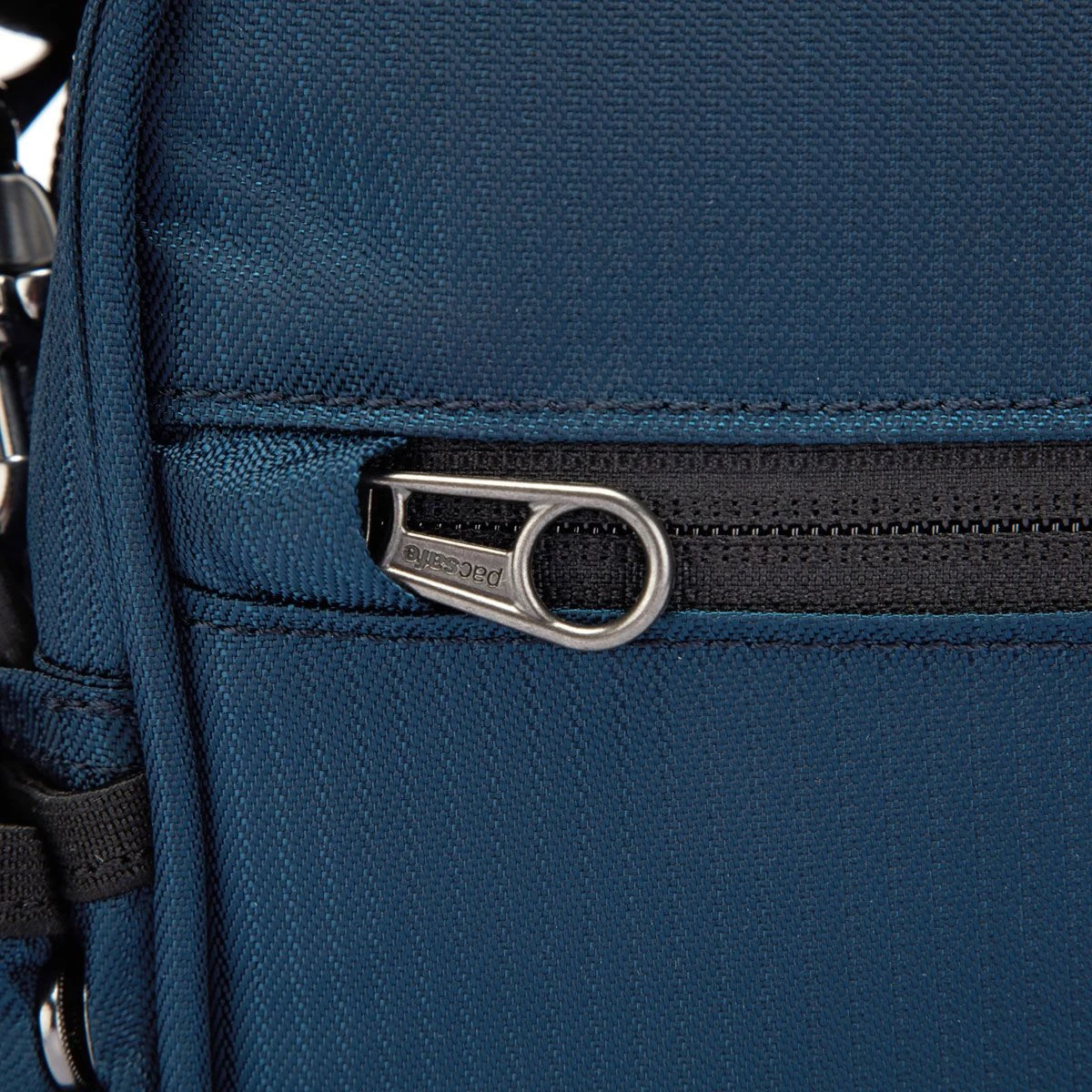 PacSafe Metrosafe LS200 Crossbody Econyl Schoudertas Ocean 5 PacSafe Metrosafe LS200 Crossbody Econyl Schoudertas Ocean - Afbeelding 3