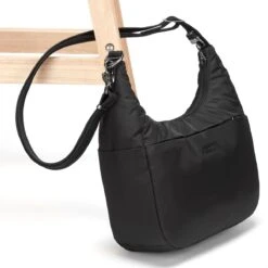 PacSafe Cruise All Day Crossbody Schoudertas Black 19 PacSafe Cruise All Day Crossbody Schoudertas Black -Veel Plezier Buitenshuis 113867 990 09