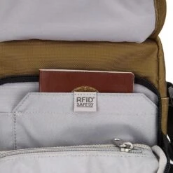 PacSafe Metrosafe X Compact Schoudertas Tan -Veel Plezier Buitenshuis 113880 000 05