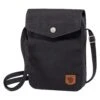 FJÄLLRÄVEN Fjällräven Greenland Pocket Schoudertas Black -Veel Plezier Buitenshuis 114471 990 01 1