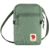 FJÄLLRÄVEN Fjällräven High Coast Pocket Schoudertas 0,8l Patina Green 1 FJÄLLRÄVEN Fjällräven High Coast Pocket Schoudertas 0,8l Patina Green -Veel Plezier Buitenshuis 114475 300 01 1