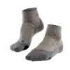 Falke TK2 Short Wool Wandelsokken Dames Kitt Mouline 1 Falke TK2 Short Wool Wandelsokken Dames Kitt Mouline -Veel Plezier Buitenshuis 122912 000 01 2