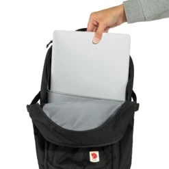 FJÄLLRÄVEN Fjällräven Skule 28l Rugzak Black 11 FJÄLLRÄVEN Fjällräven Skule 28l Rugzak Black -Veel Plezier Buitenshuis 138121 990 04