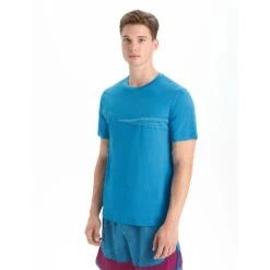 Icebreaker Tech Lite II Cadence Paths Shirt Heren Geo Blue -Veel Plezier Buitenshuis 150208 200 03